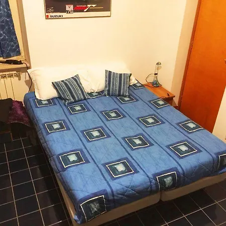 לינה וארוחת בוקר Pit Stop