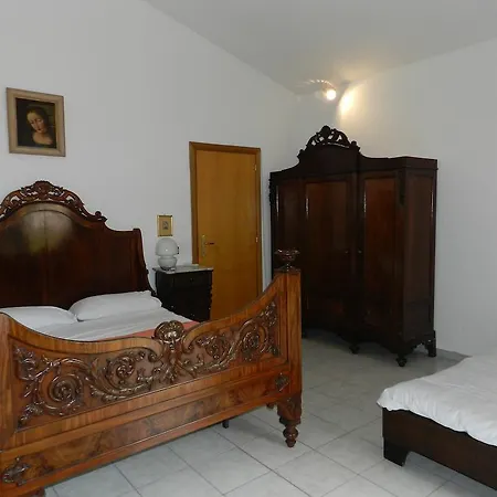 Bed & Breakfast Pit Stop